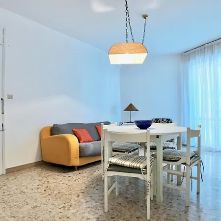 Appartamento Centro Commerciale - Immobiliare